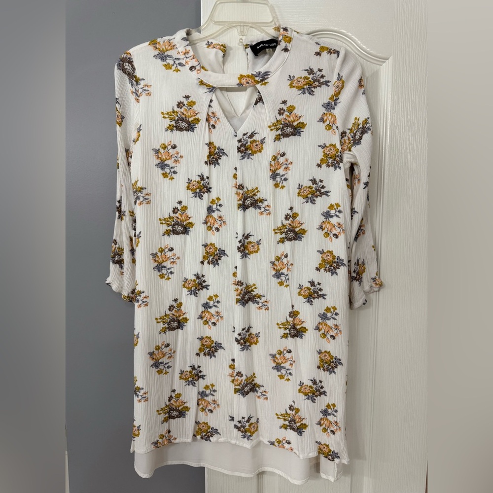 Floral Print Dress with Keyhole Neckline